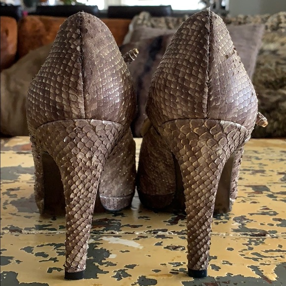 💥 STUART WEITZMAN SEXY snakeskin size 10 ½ - Picture 4 of 8